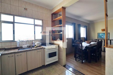 Casa à venda com 340m², 3 quartos e 4 vagasCasa 2 - Cozinha