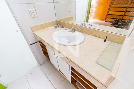 Casa para alugar com 400m², 5 quartos e 2 vagas Casa para alugar com 400m², 5 quartos e 2 vagasBanheiro da Suíte de Serviço