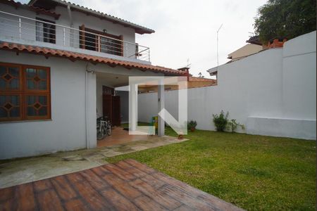 Casa à venda com 200m², 3 quartos e 1 vagaPátio _Fundos 