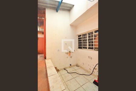 Casa à venda com 180m², 2 quartos e 1 vagaÁrea de Serviço