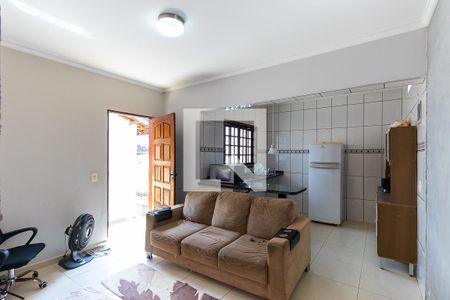Casa à venda com 170m², 4 quartos e 3 vagas Casa à venda com 170m², 4 quartos e 3 vagasEdícula - Sala
