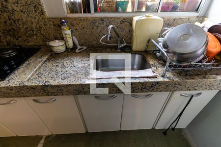 Casa à venda com 170m², 4 quartos e 3 vagas Casa à venda com 170m², 4 quartos e 3 vagasCozinha