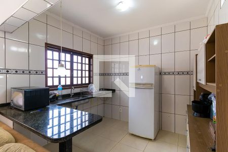Casa à venda com 170m², 4 quartos e 3 vagas Casa à venda com 170m², 4 quartos e 3 vagasEdícula - Cozinha