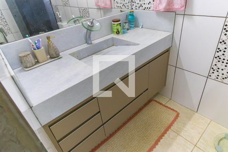 Casa à venda com 170m², 4 quartos e 3 vagas Casa à venda com 170m², 4 quartos e 3 vagasBanheiro da suíte