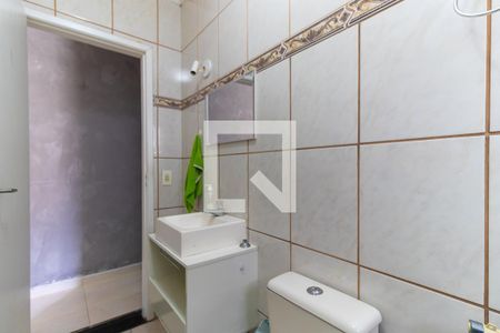 Casa à venda com 170m², 4 quartos e 3 vagas Casa à venda com 170m², 4 quartos e 3 vagasEdícula - Banheiro