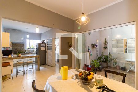 Casa à venda com 170m², 4 quartos e 3 vagas Casa à venda com 170m², 4 quartos e 3 vagasSala de jantar