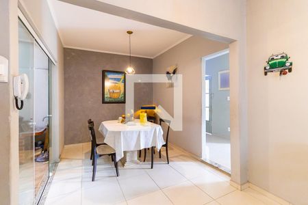 Casa à venda com 170m², 4 quartos e 3 vagas Casa à venda com 170m², 4 quartos e 3 vagasSala de jantar