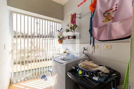 Casa à venda com 170m², 4 quartos e 3 vagas Casa à venda com 170m², 4 quartos e 3 vagasÁrea de serviço