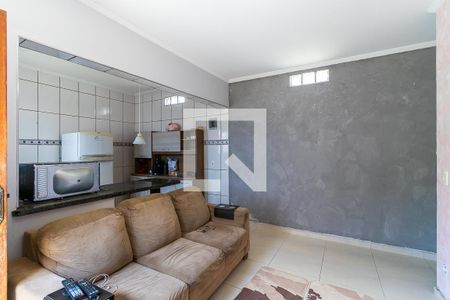Casa à venda com 170m², 4 quartos e 3 vagas Casa à venda com 170m², 4 quartos e 3 vagasEdícula - Sala