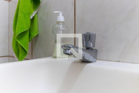 Casa à venda com 170m², 4 quartos e 3 vagas Casa à venda com 170m², 4 quartos e 3 vagasEdícula - Banheiro