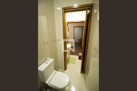 Casa à venda com 290m², 5 quartos e 8 vagasBanheiro 1