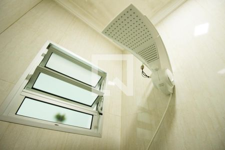 Casa à venda com 290m², 5 quartos e 8 vagasBanheiro 1