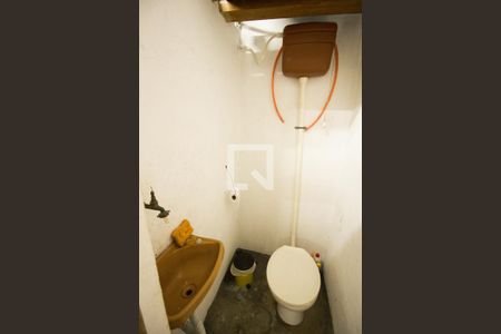 Casa à venda com 290m², 5 quartos e 8 vagasBanheiro Social