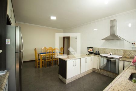 Casa à venda com 290m², 5 quartos e 8 vagasCozinha