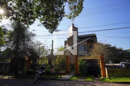 Casa à venda com 400m², 3 quartos e 6 vagasFachada