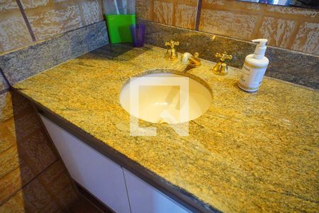 Casa à venda com 400m², 3 quartos e 6 vagasBanheiro 2