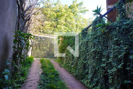 Casa à venda com 400m², 3 quartos e 6 vagasEntrada