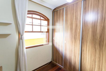 Casa à venda com 300m², 3 quartos e 2 vagas Casa à venda com 300m², 3 quartos e 2 vagasQuarto 2