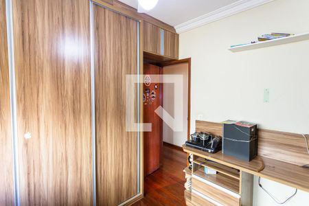 Casa à venda com 300m², 3 quartos e 2 vagas Casa à venda com 300m², 3 quartos e 2 vagasQuarto 2