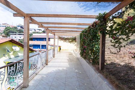 Casa à venda com 300m², 3 quartos e 2 vagas Casa à venda com 300m², 3 quartos e 2 vagasQuintal