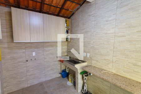 Casa à venda com 300m², 3 quartos e 2 vagas Casa à venda com 300m², 3 quartos e 2 vagasÁrea de Serviço