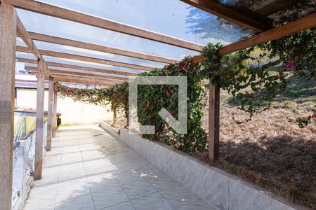 Casa à venda com 300m², 3 quartos e 2 vagas Casa à venda com 300m², 3 quartos e 2 vagasQuintal