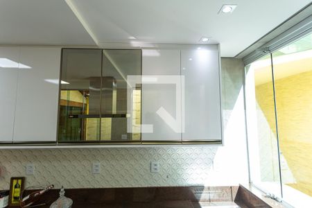Casa à venda com 300m², 3 quartos e 2 vagas Casa à venda com 300m², 3 quartos e 2 vagasArmário da Cozinha