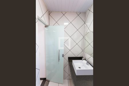 Casa à venda com 300m², 3 quartos e 2 vagas Casa à venda com 300m², 3 quartos e 2 vagasBanheiro do Salão de Festas