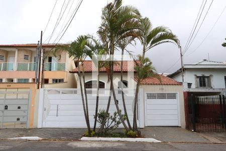 Casa à venda com 330m², 4 quartos e 3 vagasFachada