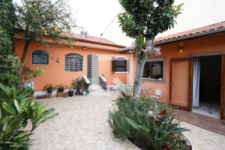 Casa à venda com 330m², 4 quartos e 3 vagasQuintal/Jardim
