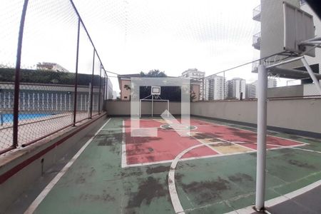 Apartamento à venda com 165m², 3 quartos e 1 vaga Apartamento à venda com 165m², 3 quartos e 1 vagaÁrea comum - Quadra