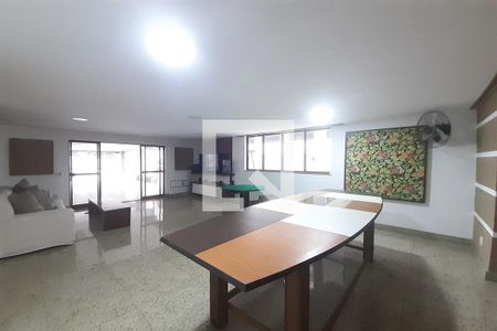 Apartamento à venda com 165m², 3 quartos e 1 vaga Apartamento à venda com 165m², 3 quartos e 1 vagaÁrea comum - Salão de festas