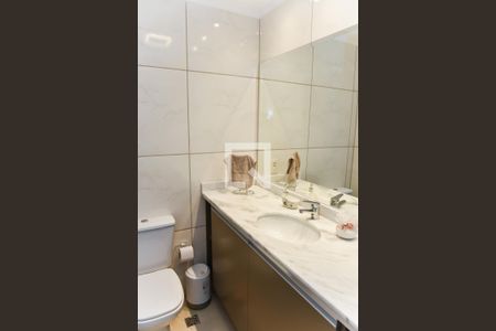 Apartamento à venda com 75m², 2 quartos e 1 vaga Apartamento à venda com 75m², 2 quartos e 1 vagaBanheiro Social