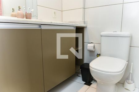Apartamento à venda com 75m², 2 quartos e 1 vaga Apartamento à venda com 75m², 2 quartos e 1 vagaBanheiro da Suíte