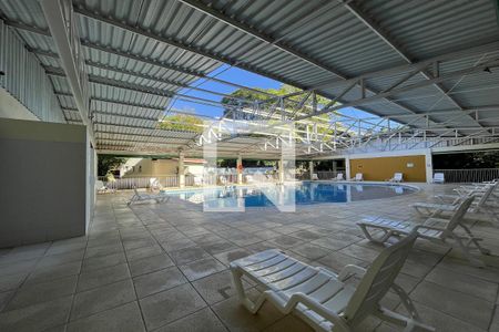 Apartamento à venda com 72m², 2 quartos e 1 vagaÁrea comum - Piscina