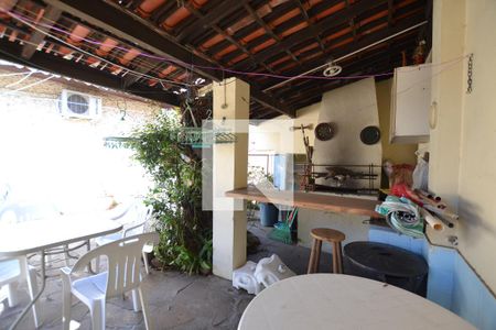 Casa à venda com 180m², 3 quartos e 3 vagasChurrasqueira