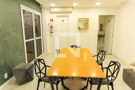 Studio à venda com 28m², 1 quarto e sem vaga Studio à venda com 28m², 1 quarto e sem vagaÁrea comum - Salão de festas