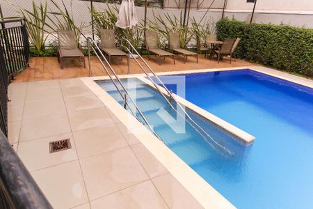 Studio à venda com 28m², 1 quarto e sem vaga Studio à venda com 28m², 1 quarto e sem vagaÁrea comum - Piscina