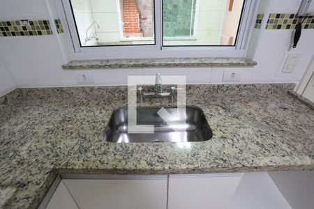 Casa à venda com 80m², 2 quartos e 2 vagasCozinha