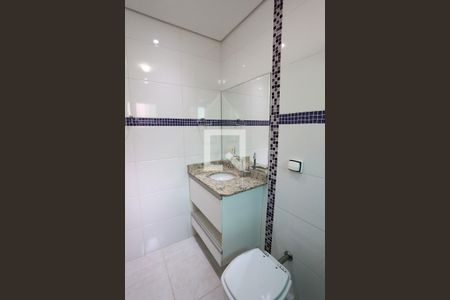 Casa à venda com 80m², 2 quartos e 2 vagasBanheiro da Suíte 1