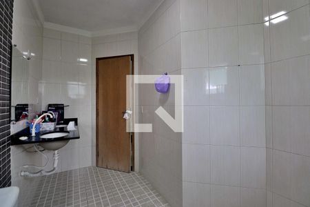 Casa à venda com 250m², 3 quartos e 6 vagasSuíte 1 - Banheiro