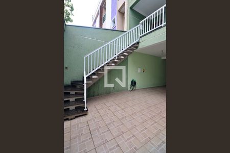 Casa à venda com 250m², 3 quartos e 6 vagasEscada