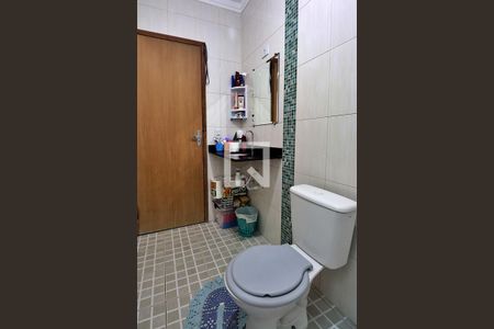 Casa à venda com 250m², 3 quartos e 6 vagasSuíte 3 - Banheiro