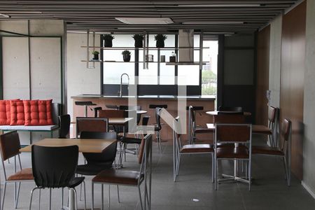 Studio à venda com 25m², 1 quarto e sem vaga Studio à venda com 25m², 1 quarto e sem vagaÁrea comum - Salão de festas