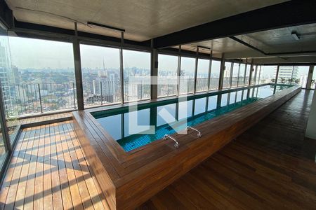 Studio à venda com 25m², 1 quarto e sem vaga Studio à venda com 25m², 1 quarto e sem vagaPiscina Coberta