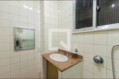 Banheiro de apartamento para alugar com 1 quarto, 44m² em Centro, Niterói