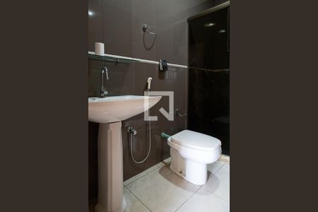 Casa de condomínio à venda com 300m², 4 quartos e 2 vagasBanheiro social