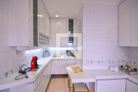Apartamento à venda com 250m², 3 quartos e 4 vagas Apartamento à venda com 250m², 3 quartos e 4 vagasCozinha