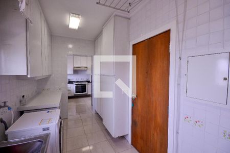 Apartamento à venda com 250m², 3 quartos e 4 vagas Apartamento à venda com 250m², 3 quartos e 4 vagasArea de Serviço