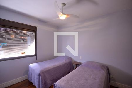 Apartamento à venda com 250m², 3 quartos e 4 vagas Apartamento à venda com 250m², 3 quartos e 4 vagasQuarto 1